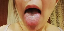[Discount sale in progress !!] [Amateur female college student] 20-year-old chubby amateur girl&#39;s bad breath is measured with a breath checker Check &amp; subjective bad breath [What is the result?]