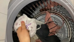 Checking the inside of the washing machine at home (my sister&#39;s bra and stained panties)?