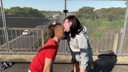 [Perverted fetish play] I made my face covered with saliva by blowing my nose on the pedestrian bridge.