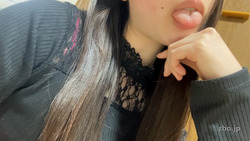 [Mouth/lips/tongue/throat fetish] Take a picture of a college student&#39;s mouth up to the back ~Selfie camera de posted video~