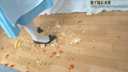 4-12 The maid will step on the ingredients even if they accidentally drop them